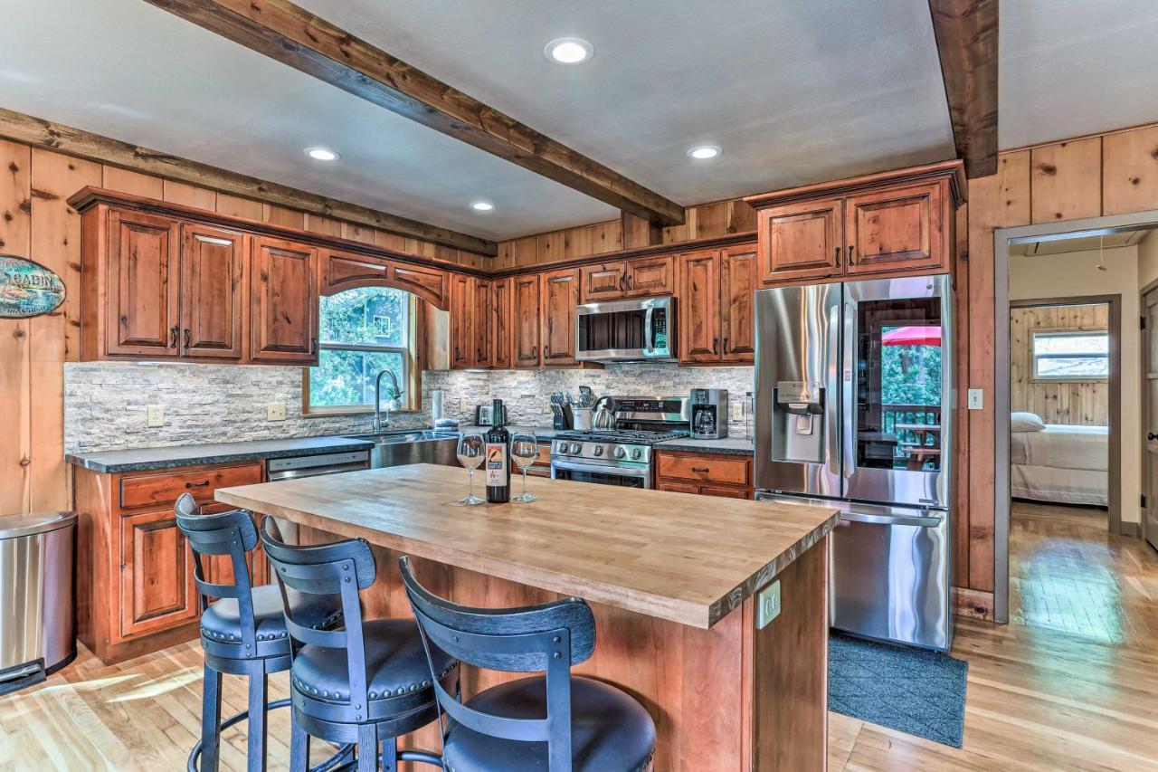 Rustic Oakhurst Retreat Less Than 4 Mi To Bass Lake! Villa Bagian luar foto