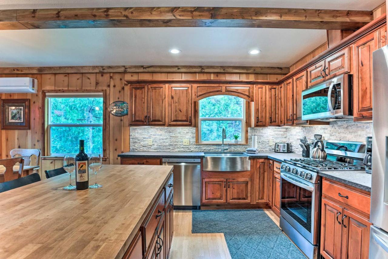 Rustic Oakhurst Retreat Less Than 4 Mi To Bass Lake! Villa Bagian luar foto